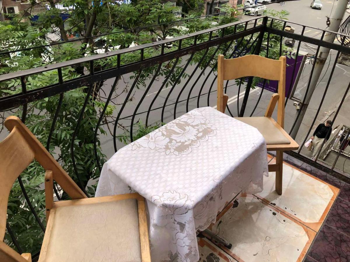 Квартира в самом центре Еревана Apartment Екстериор снимка