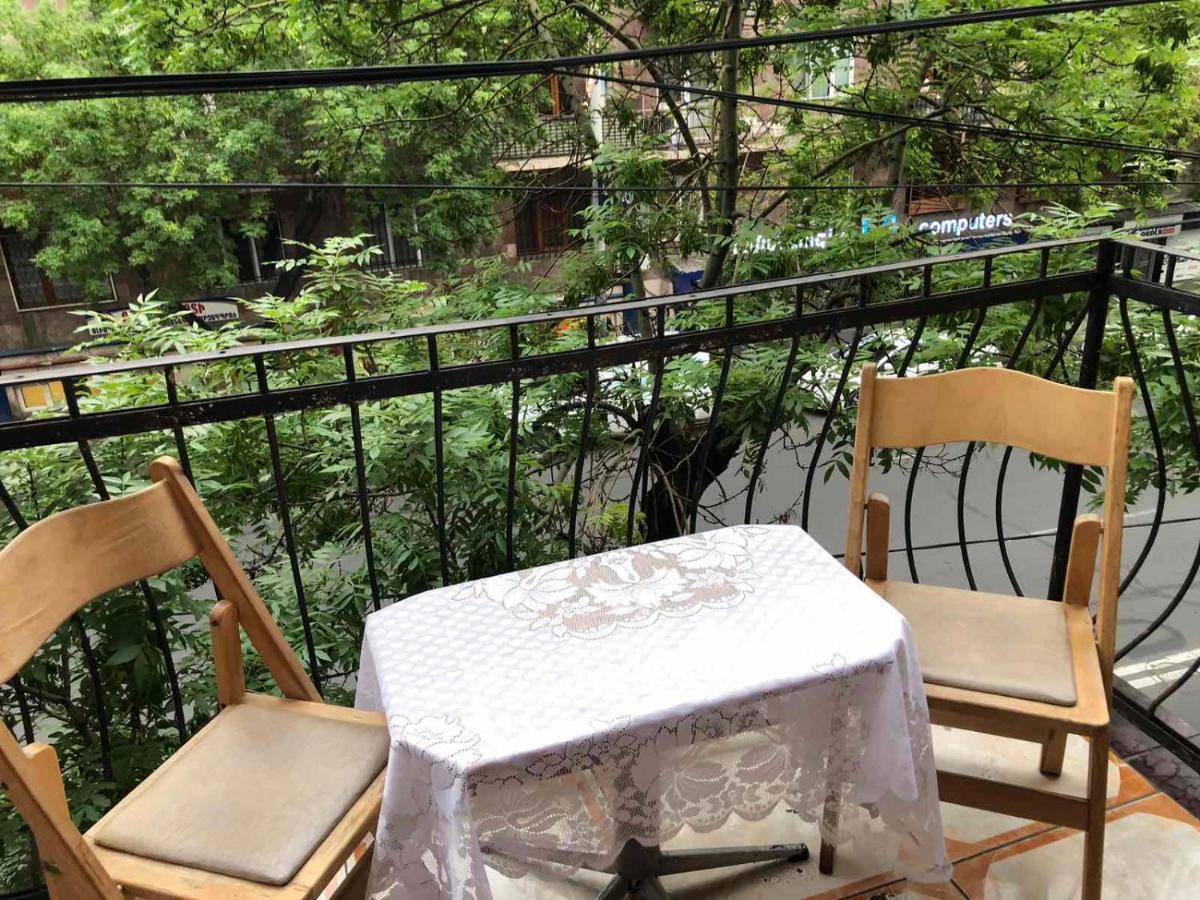 Квартира в самом центре Еревана Apartment Екстериор снимка